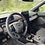 ford-mustang-mach-e-2024-19