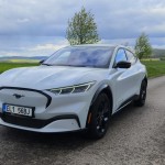 ford-mustang-mach-e-2024-2