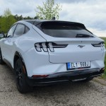 ford-mustang-mach-e-2024-7