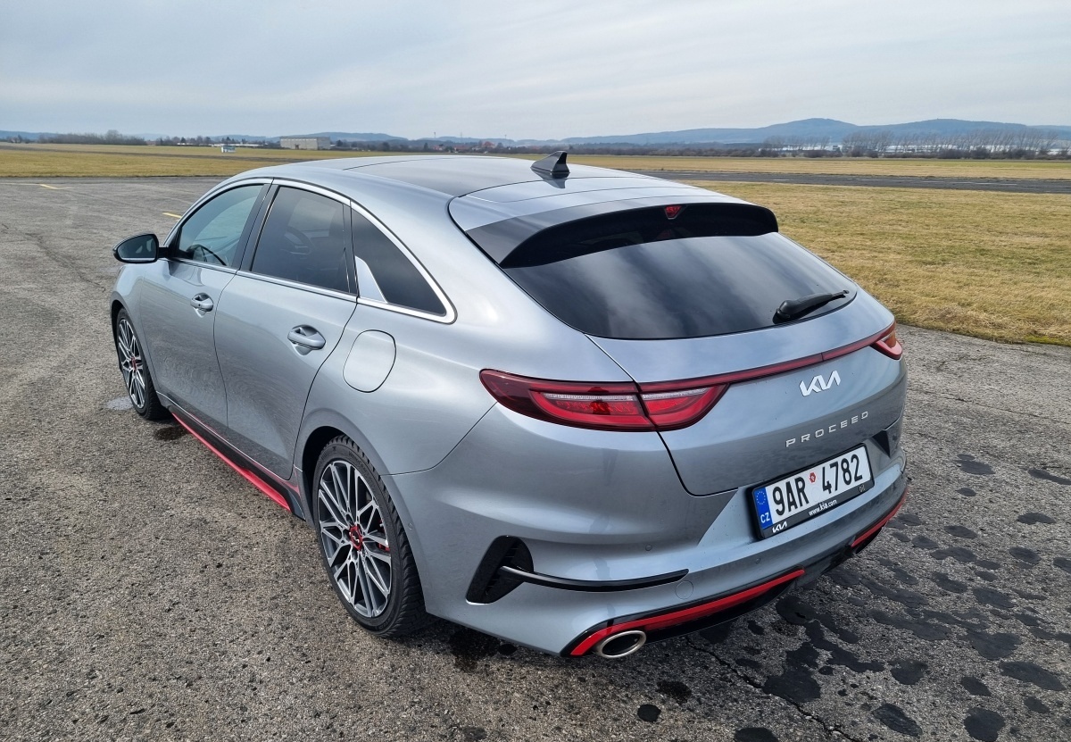 kia-proceed-gt-2024-2