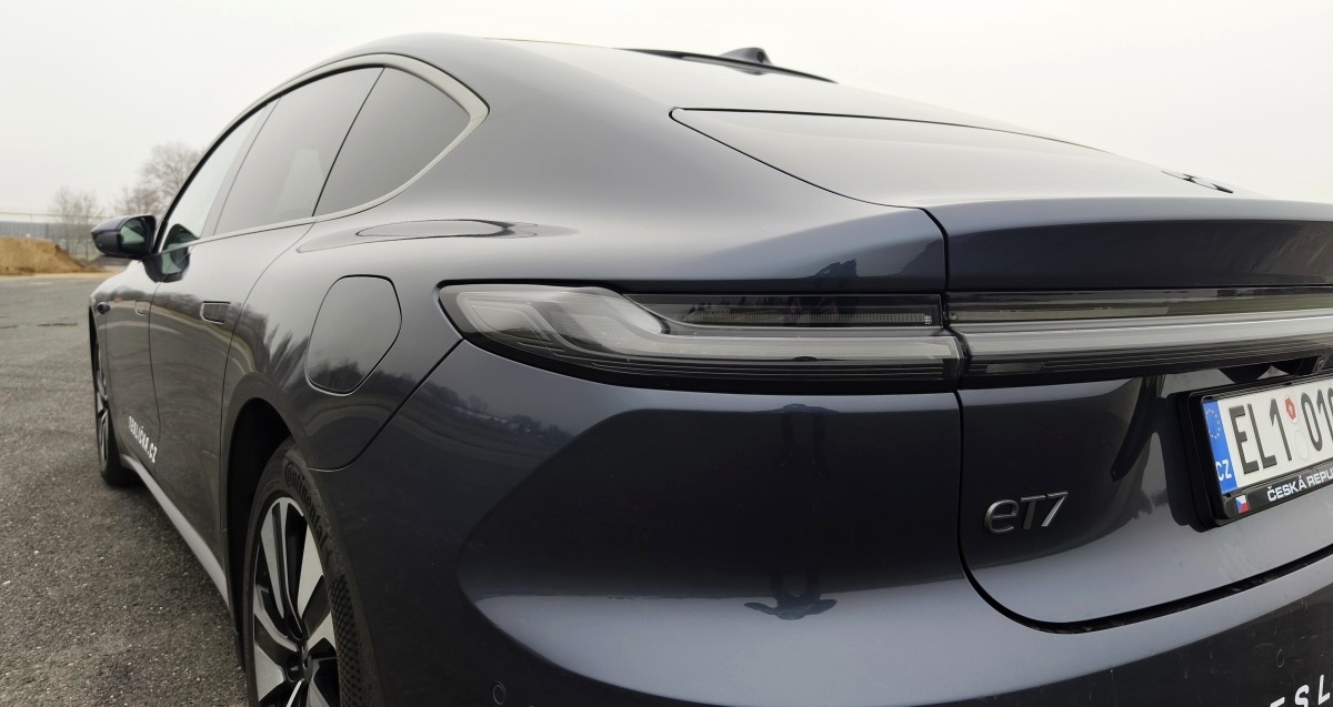 nio-et7-36