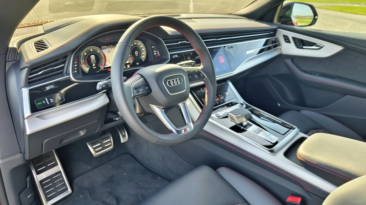 audi-q8-2024-19