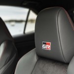2024-_yaris_cross_dynamic-grey_dpl_interior-01