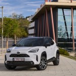 2024-_yaris_cross_dynamic-grey_dpl_static-03