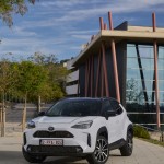 2024-_yaris_cross_dynamic-grey_dpl_static-04