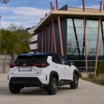 2024-_yaris_cross_dynamic-grey_dpl_static-05