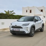 2024-_yaris_cross_dynamic-grey_dpl_static-12