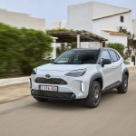 2024-_yaris_cross_dynamic-grey_dpl_static-14