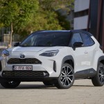 2024-_yaris_cross_dynamic-grey_dpl_static-19