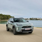 2024-_yaris_cross_urban_khaki_dpl_dynamic-05