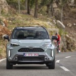2024-_yaris_cross_urban_khaki_dpl_dynamic-11