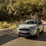 2024-_yaris_cross_urban_khaki_dpl_dynamic-13