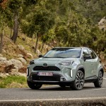 2024-_yaris_cross_urban_khaki_dpl_dynamic-22