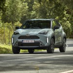2024-_yaris_cross_urban_khaki_dpl_dynamic-26