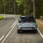 2024-_yaris_cross_urban_khaki_dpl_dynamic-27