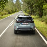 2024-_yaris_cross_urban_khaki_dpl_dynamic-28