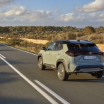 2024-_yaris_cross_urban_khaki_dpl_dynamic-31