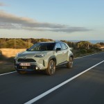 2024-_yaris_cross_urban_khaki_dpl_dynamic-35