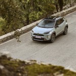 2024-_yaris_cross_urban_khaki_dpl_dynamic-36