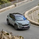 2024-_yaris_cross_urban_khaki_dpl_dynamic-39