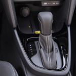 2024-_yaris_cross_urban_khaki_dpl_interior-04