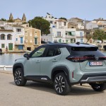 2024-_yaris_cross_urban_khaki_dpl_static-06