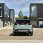 2024-_yaris_cross_urban_khaki_dpl_static-15