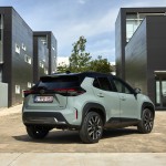 2024-_yaris_cross_urban_khaki_dpl_static-21