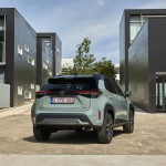 2024-_yaris_cross_urban_khaki_dpl_static-22