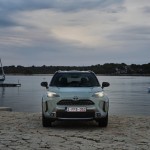 2024-_yaris_cross_urban_khaki_dpl_static-28