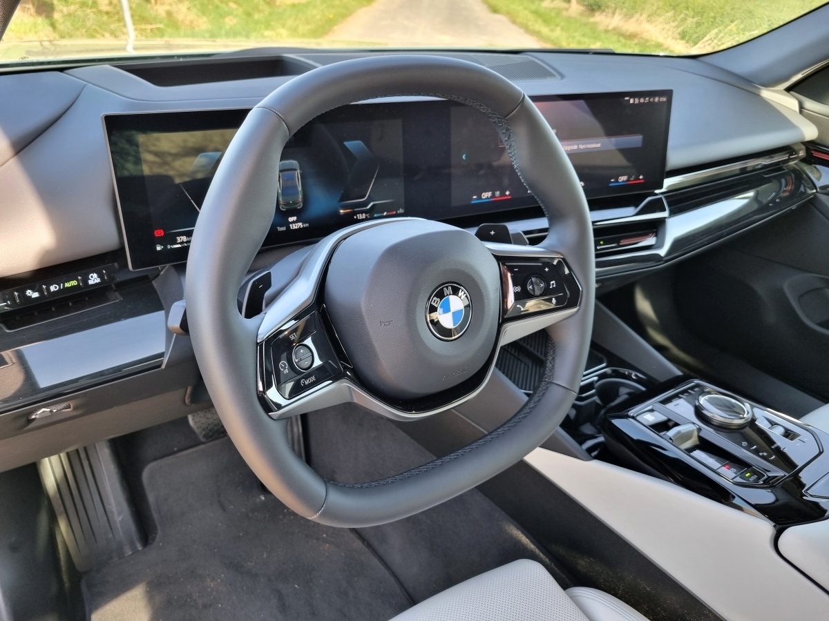 bmw-5-2024-19