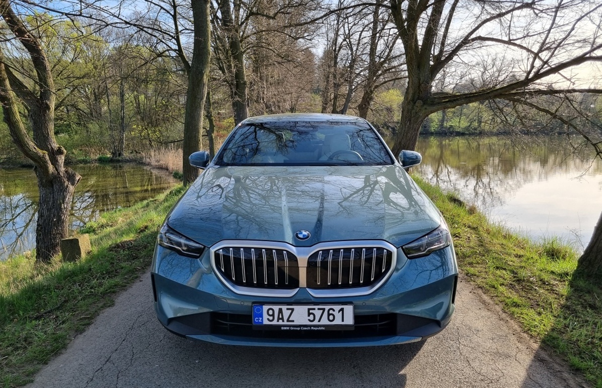 bmw-5-2024-6