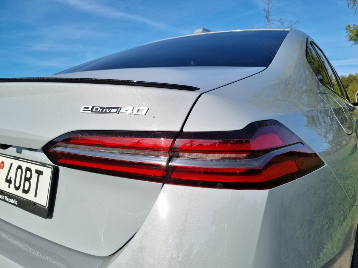bmw-i5-2024-18