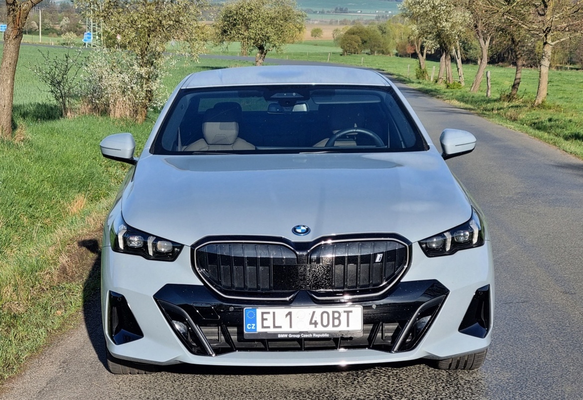 bmw-i5-2024-2