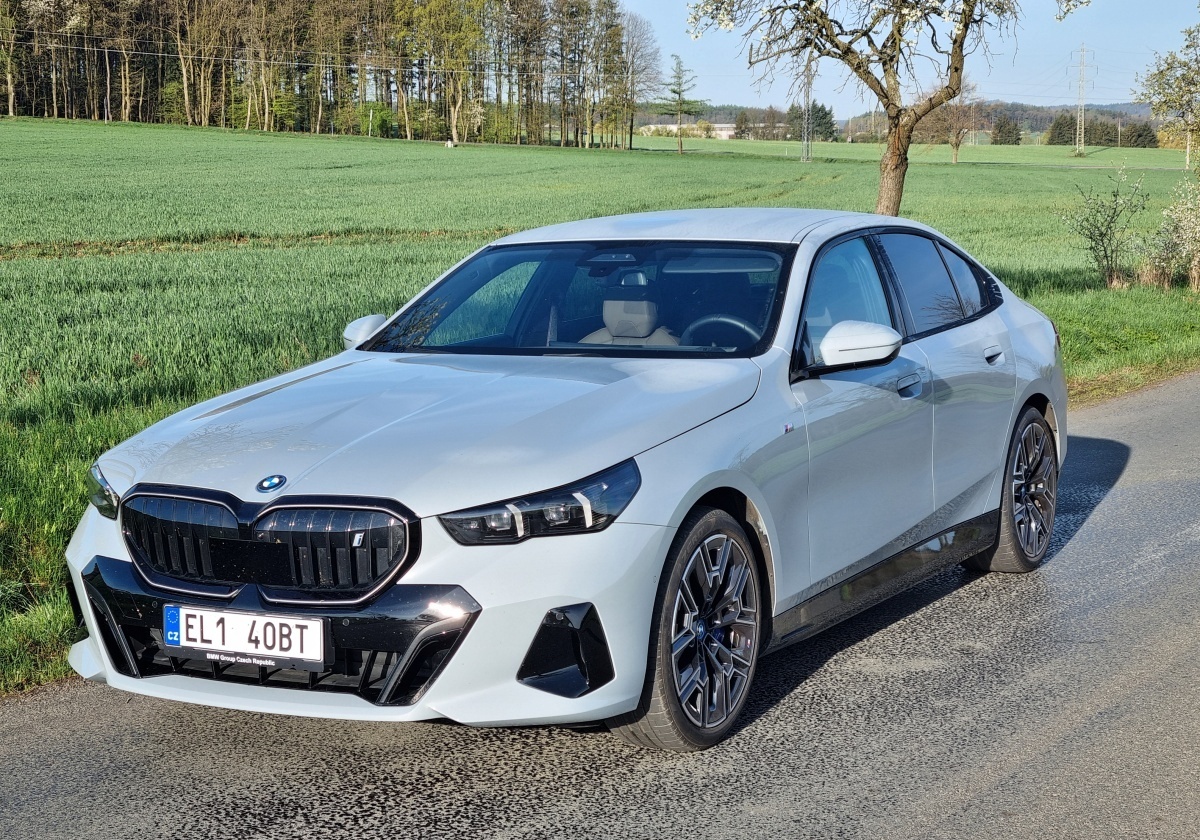 bmw-i5-2024-3