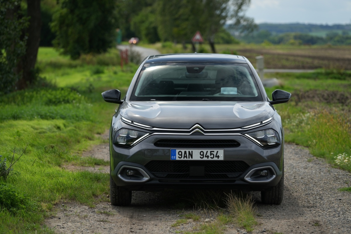 citroen-c4x-2024-1
