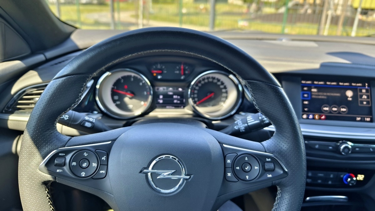 opel-insignia-11
