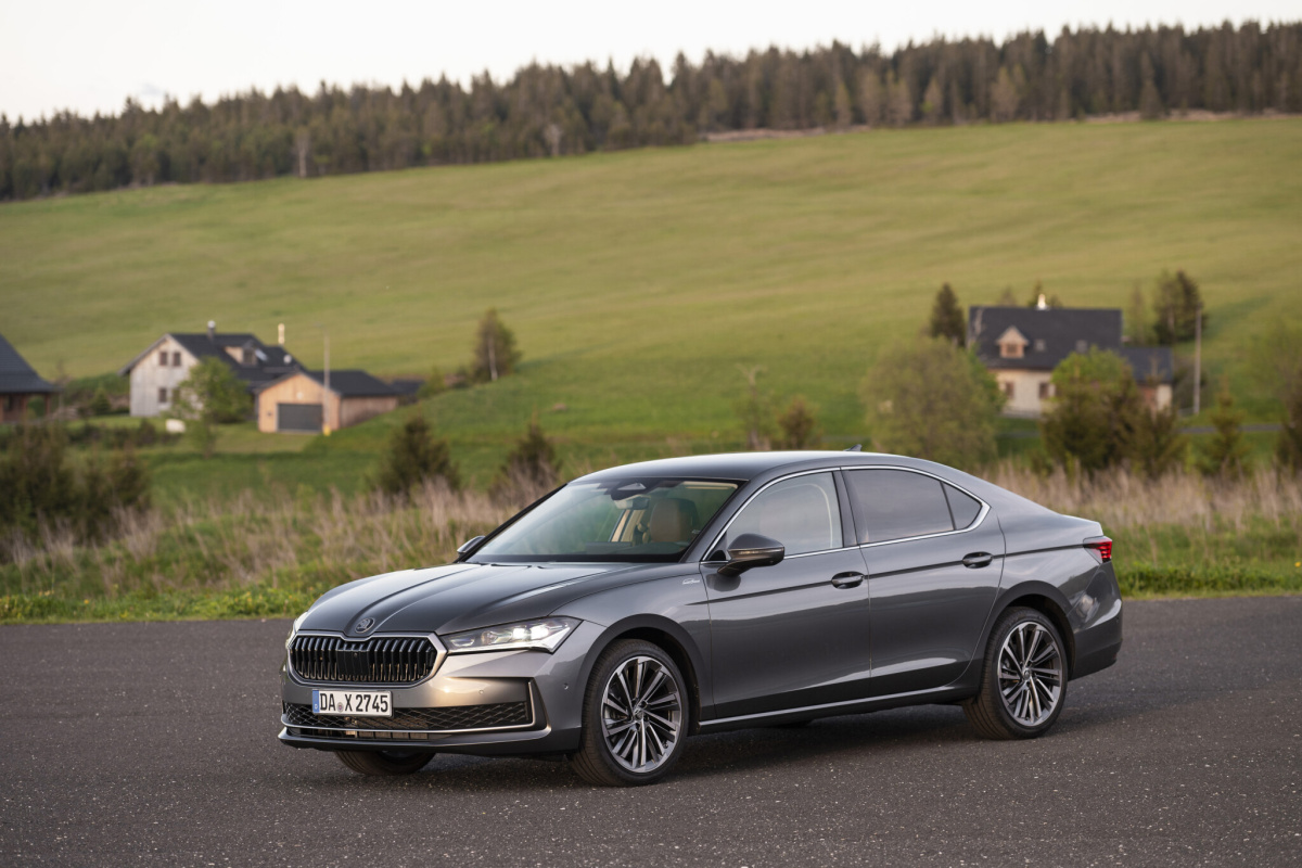 75_skoda_superb_hatch_lk_d3ce66e0-2048x1365