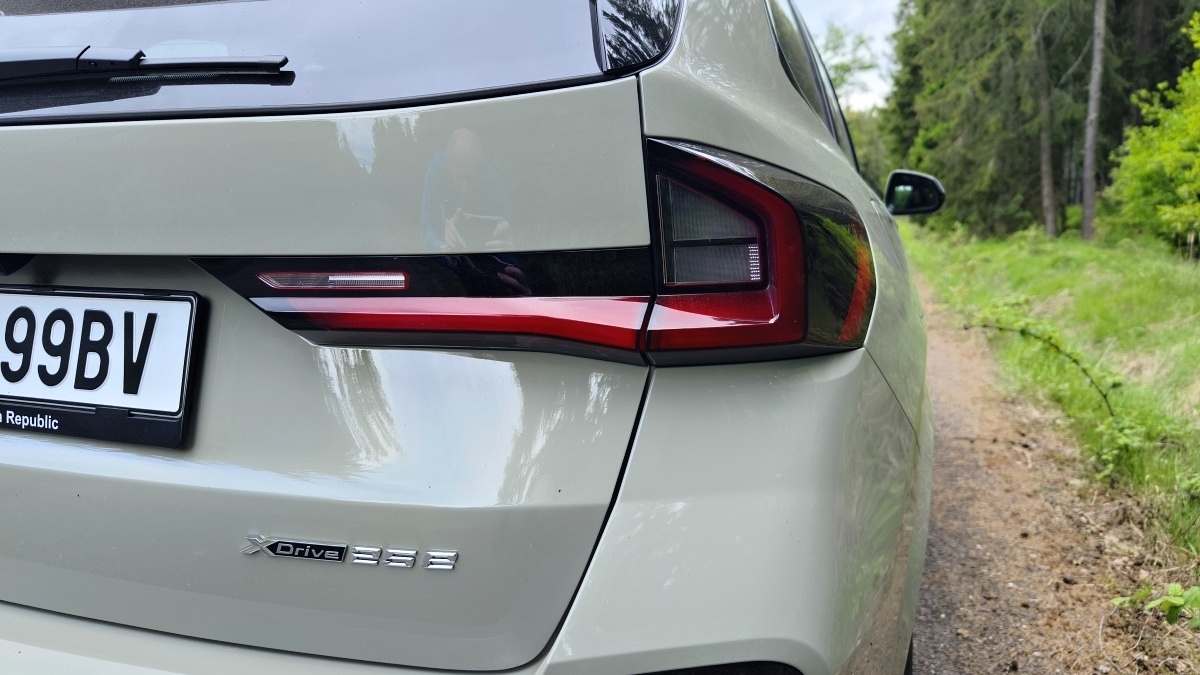 bmw-x1-2024-33