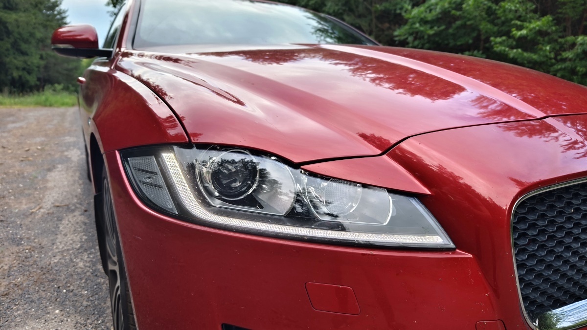 jaguar-xf-10