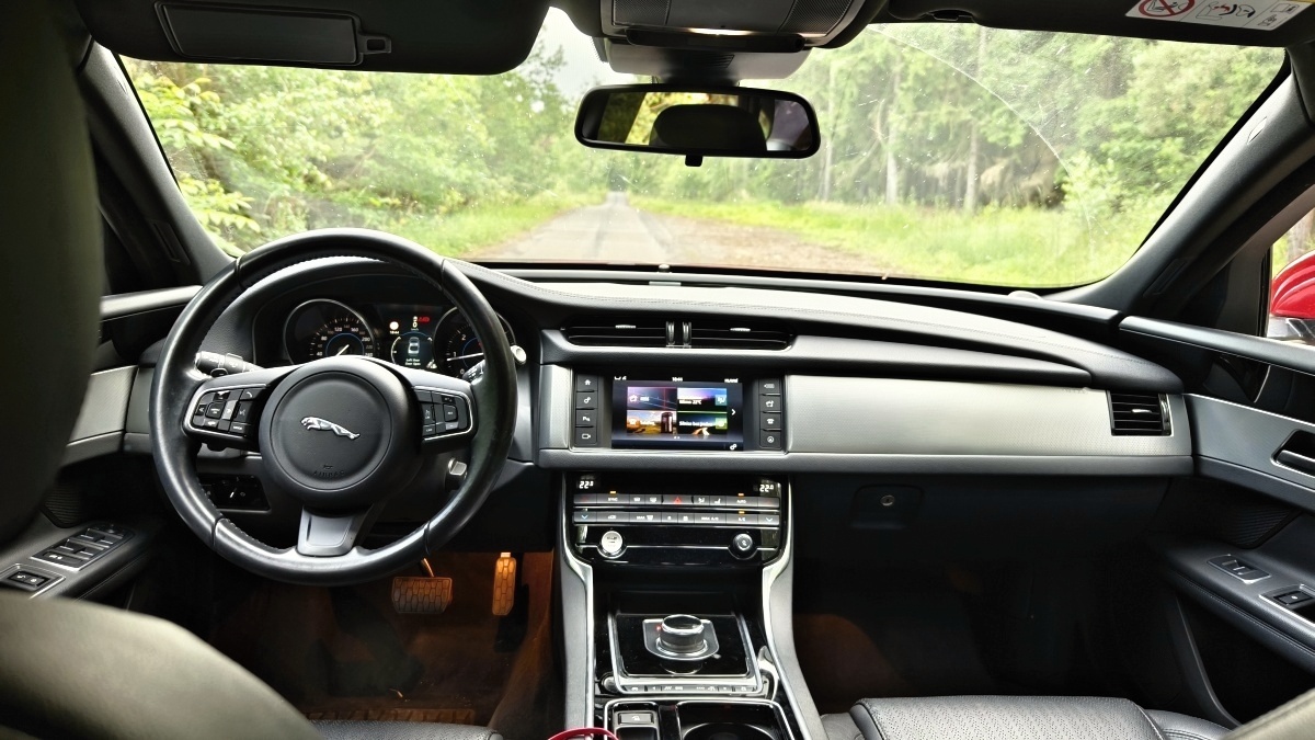 jaguar-xf-14