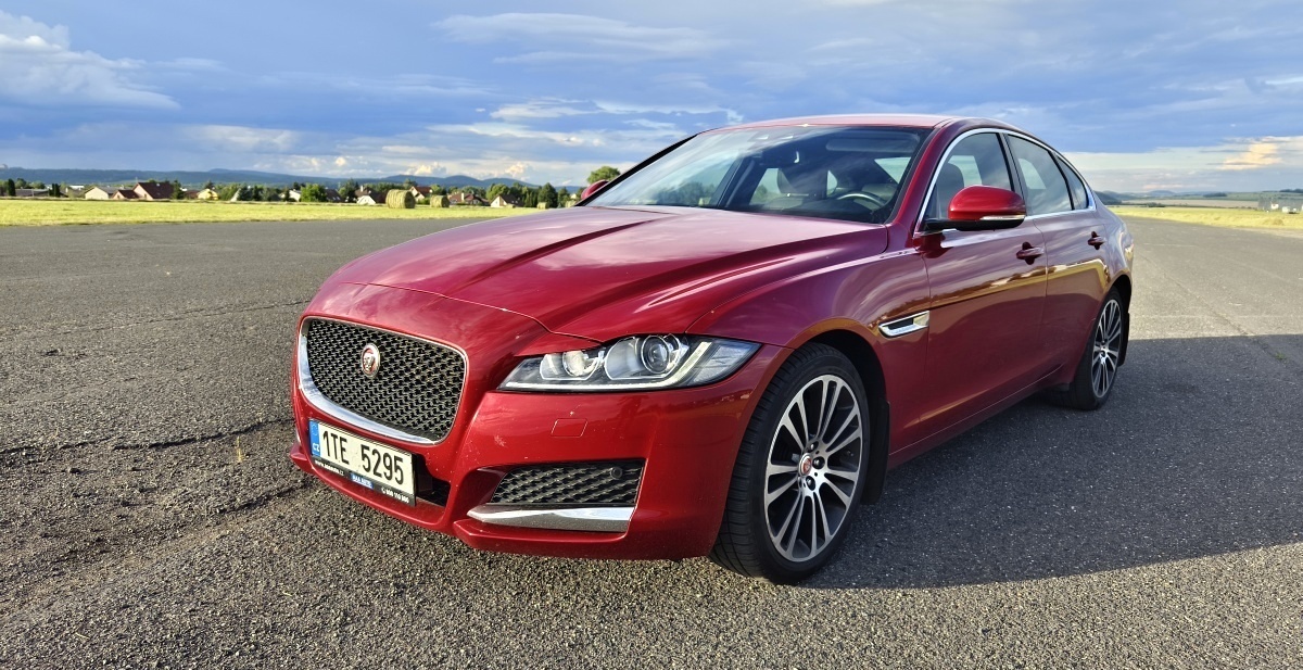 jaguar-xf-20
