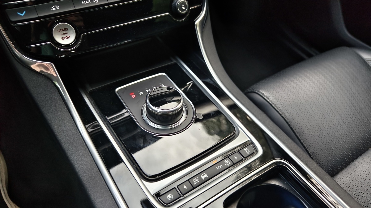 jaguar-xf-21