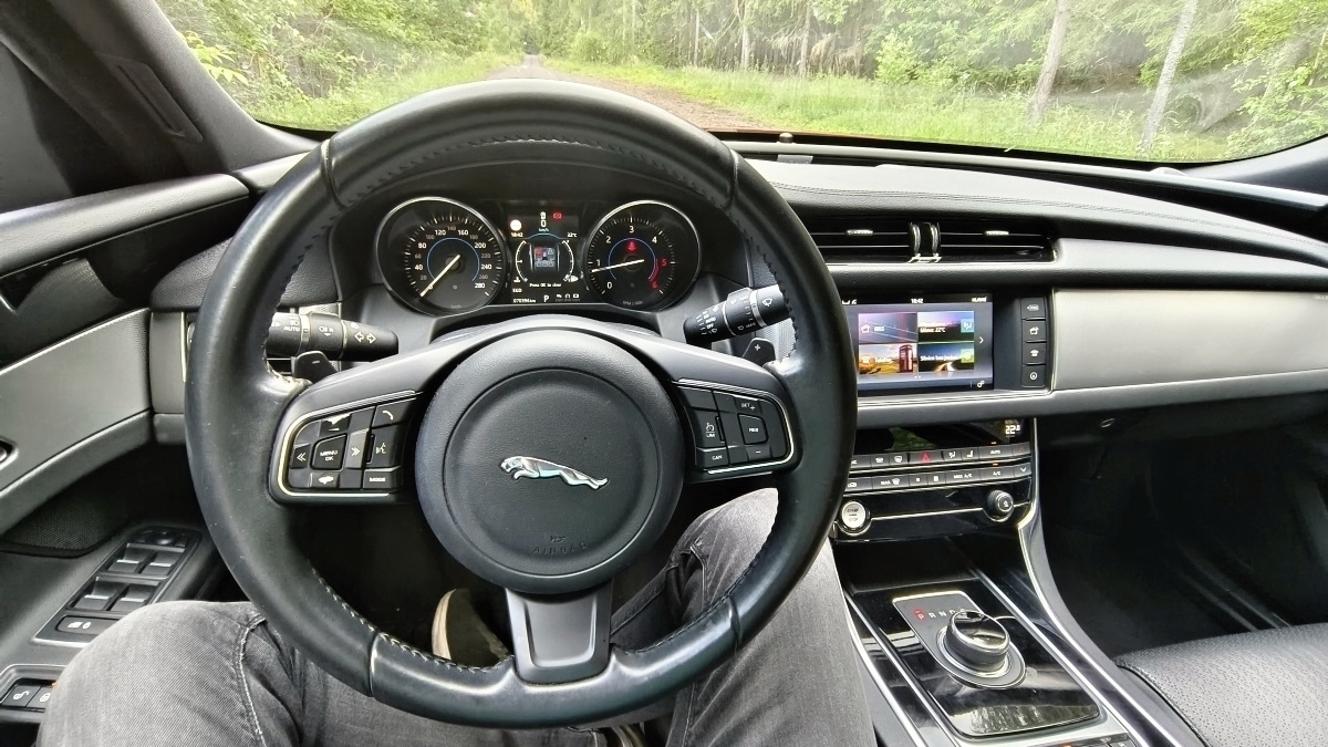 jaguar-xf-24