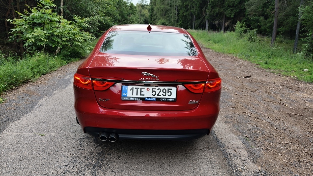 jaguar-xf-37