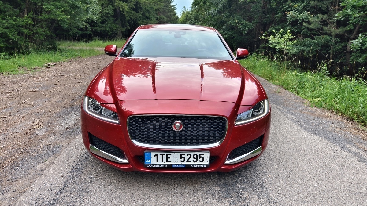 jaguar-xf-5
