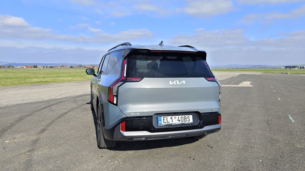kia-ev9-2024-15