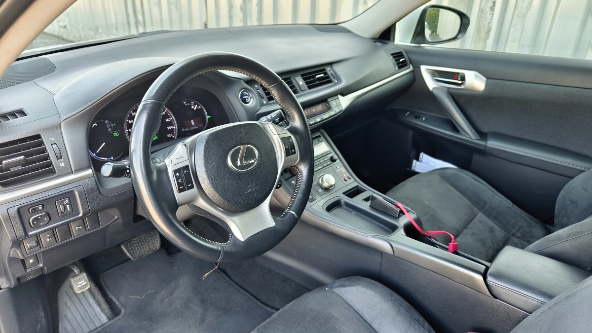 lexus-ct-13