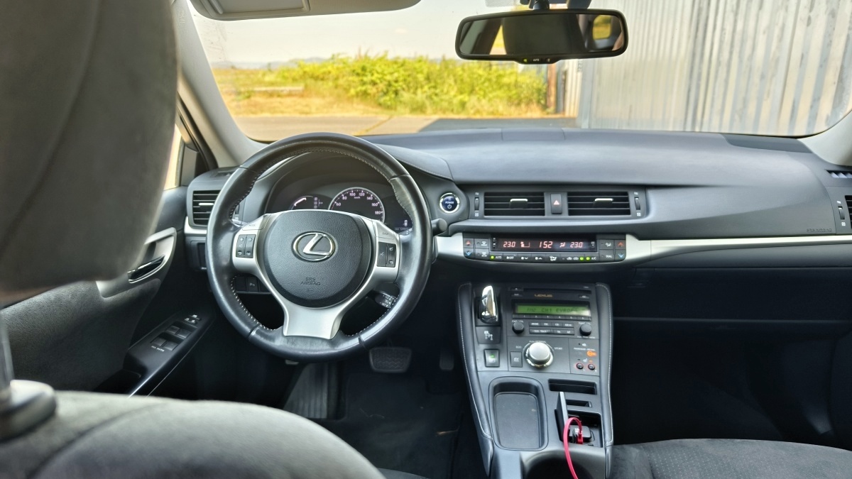lexus-ct-17