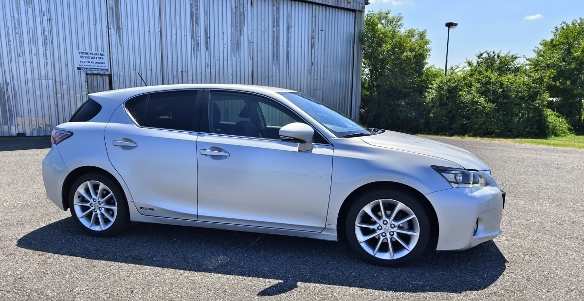 lexus-ct-8